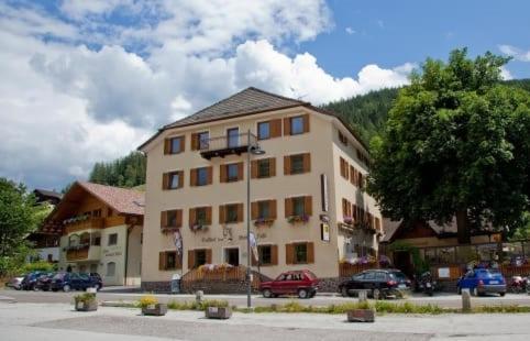 Gasthof Zum Weissen Roessl Sarentino Exterior foto